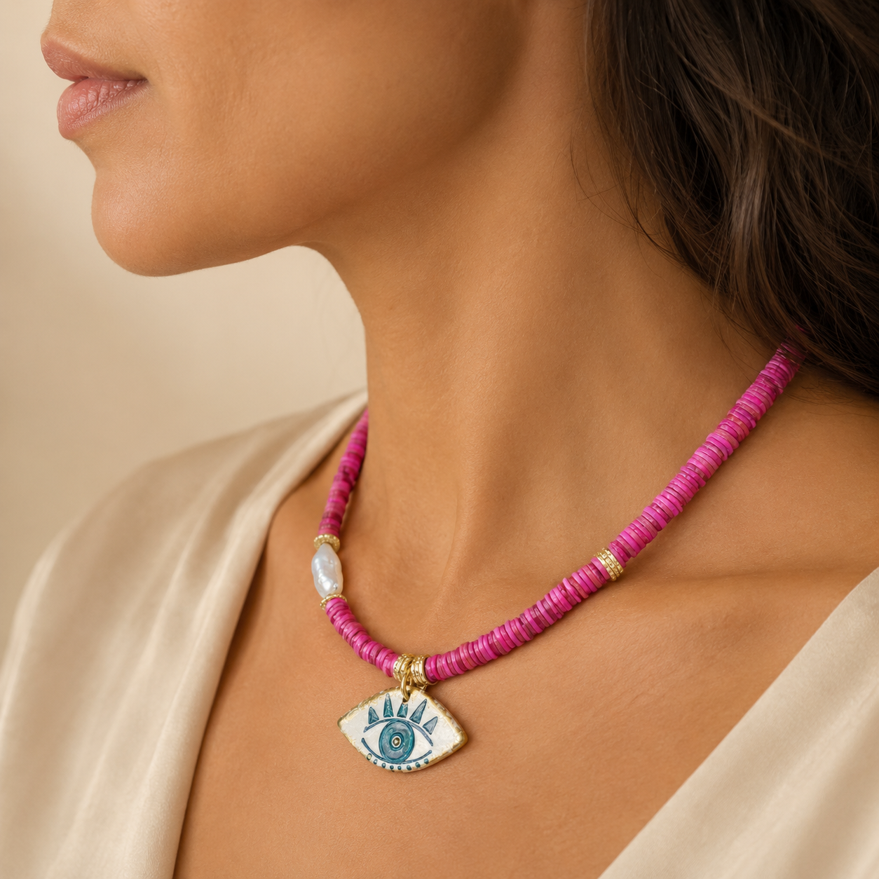 Amara Gaze Necklace