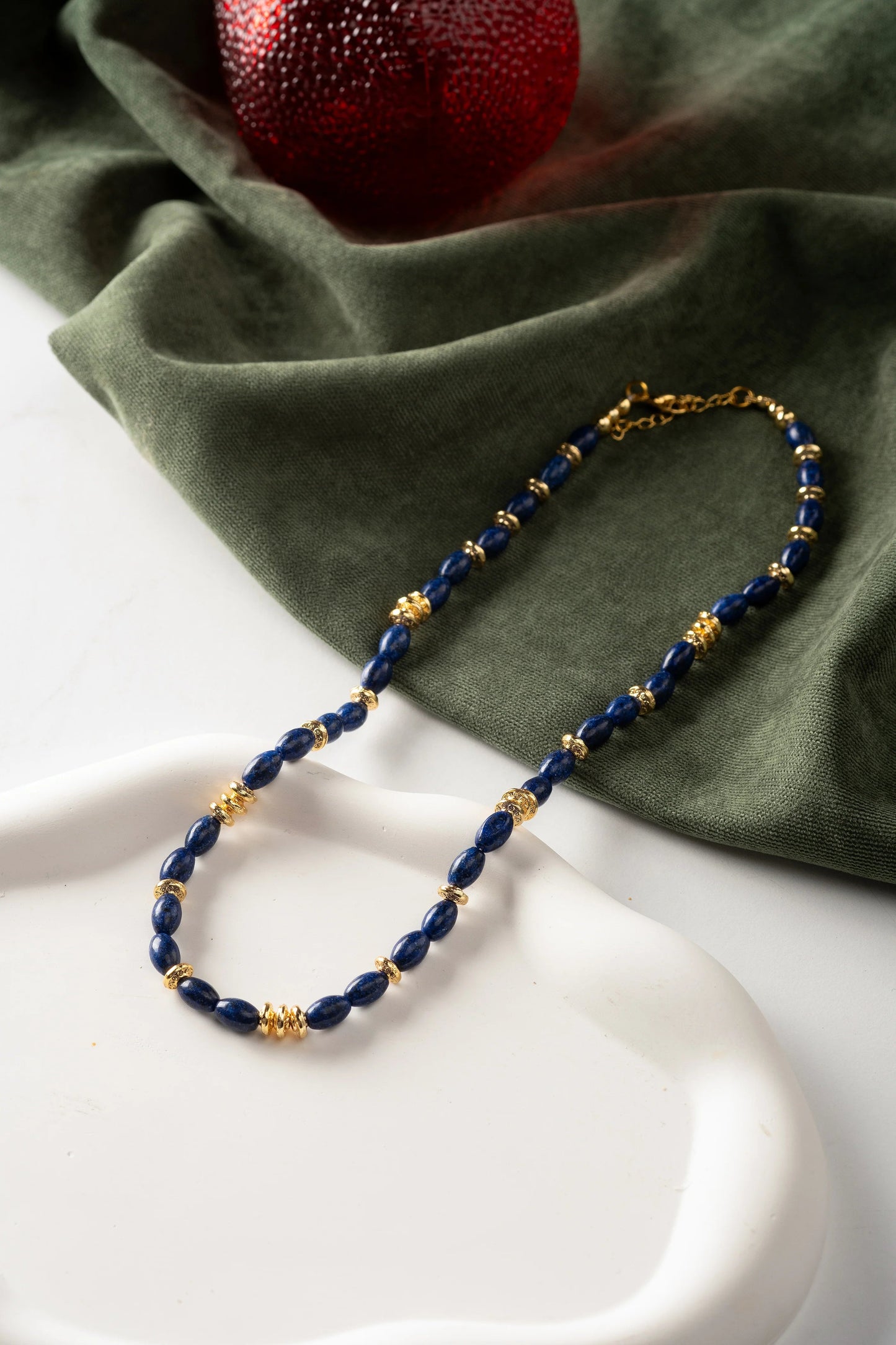 092c62f3-aa36-40c7-9d96-c2fef309b847-Blue_mirage_on_cloth.jpg