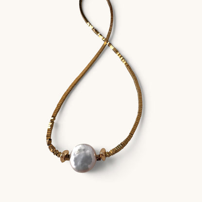 Perla Omega Necklace
