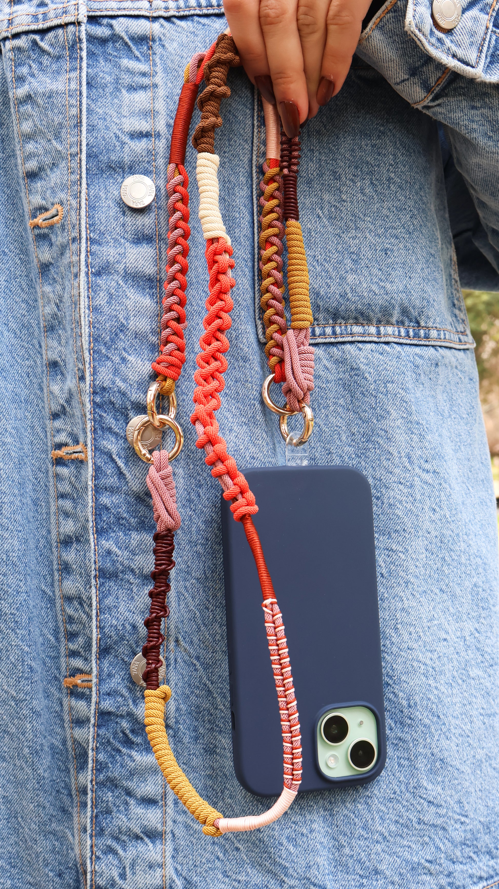 Terracotta Sand crossbody strap detail — handmade macramé knots and interchangeable clip connector